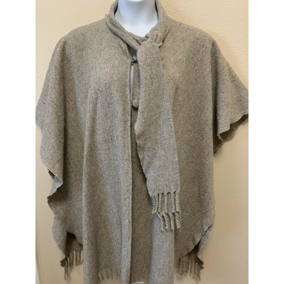 Brown Wool Cape, Attached Scarf, Fringe, 2 Buttons Vintage Unbranded - Picture 3 of 9